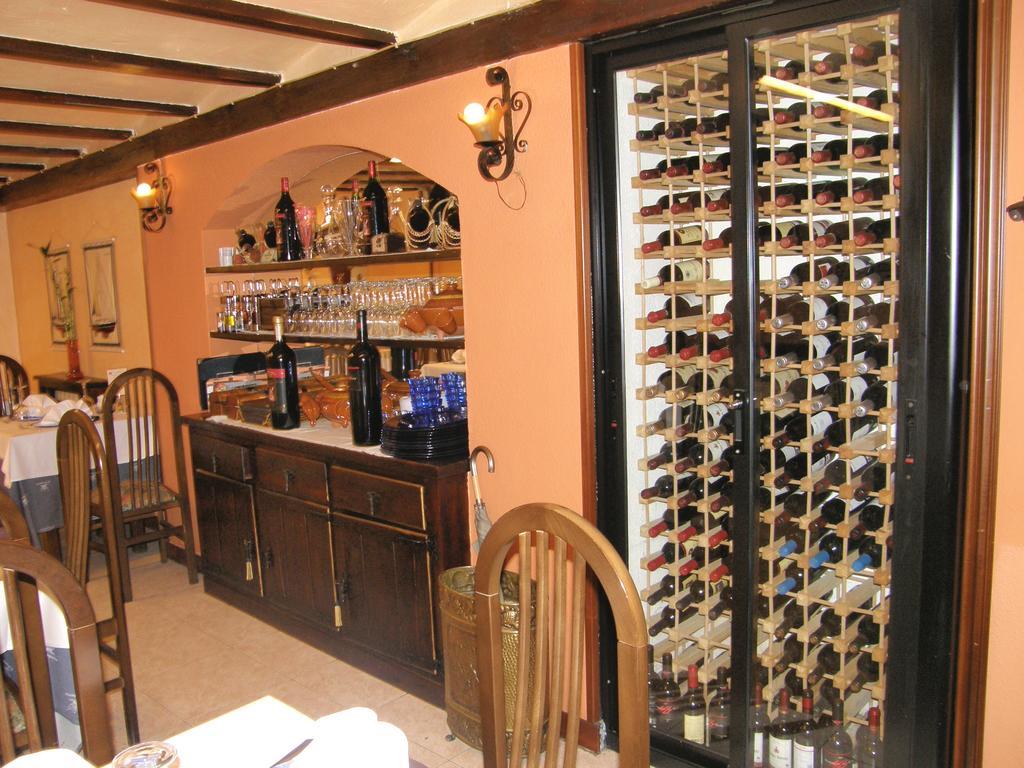 Hostal El Pesquero Burgo Kültér fotó