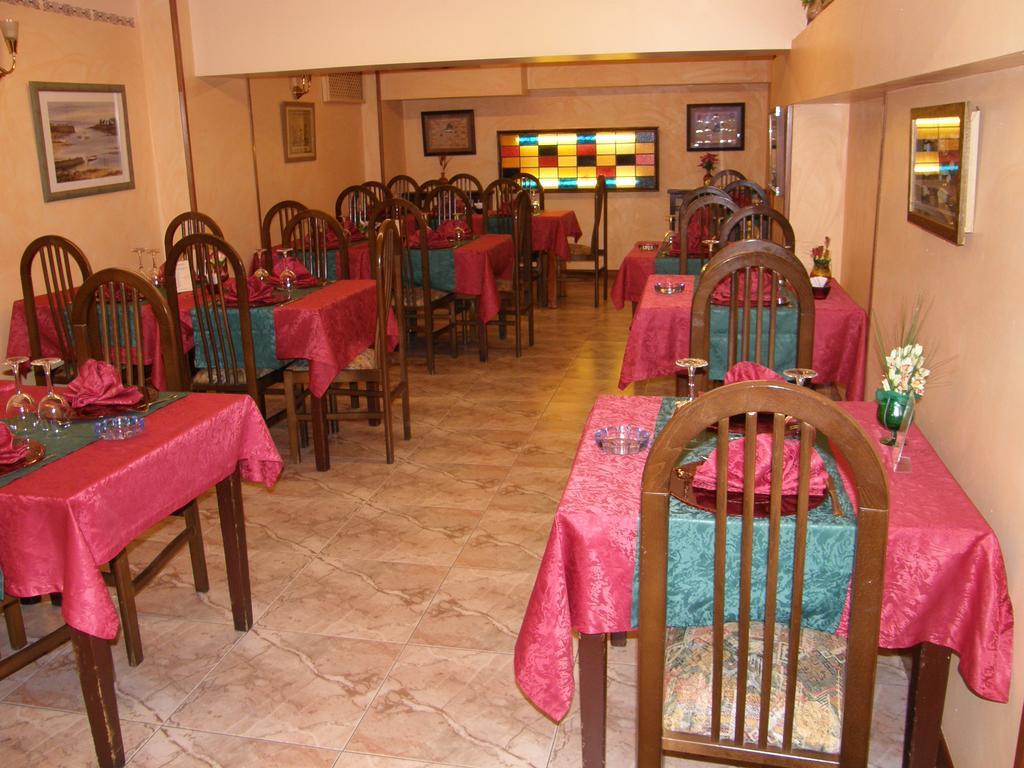 Hostal El Pesquero Burgo Kültér fotó